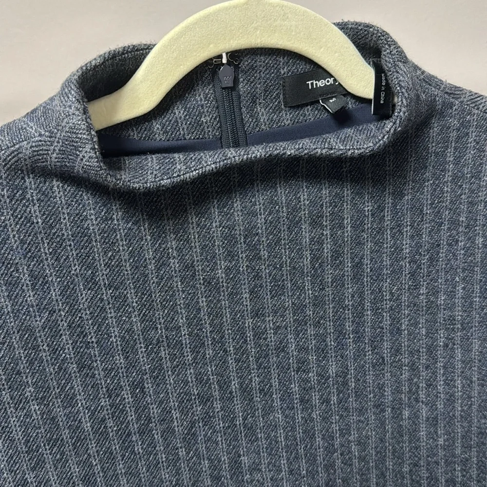 Theory size M